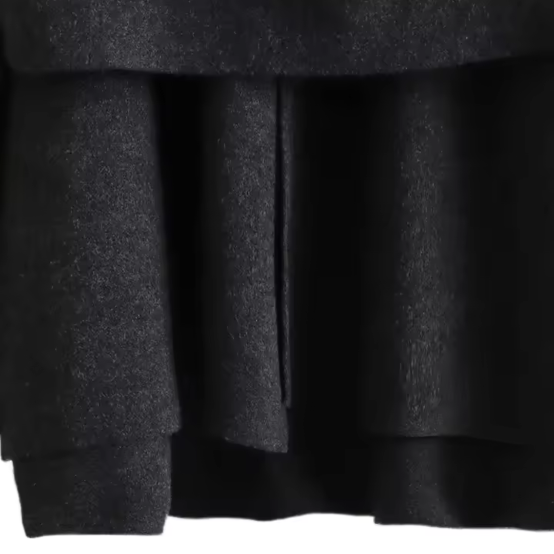 Casaco elegante com mangas comprimidas e forro interior para mulher.