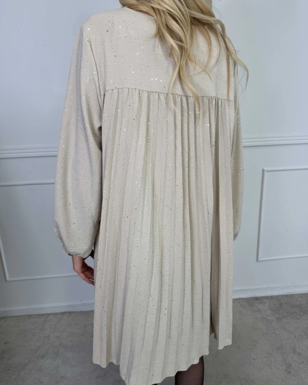 Vestido plissado com brilho