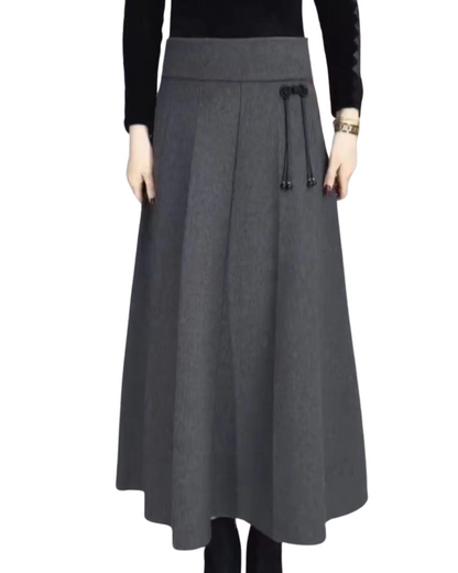 Vestido comprido para menina com 8 folhos. 