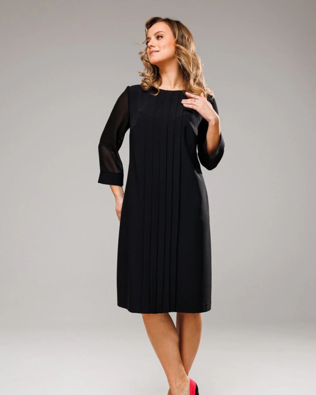 Vestido Challenge com pregas e manga 3/4 