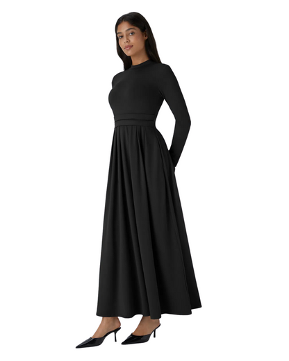Vestido maxi plissado e elegante com decote alto e alças para mulher 
