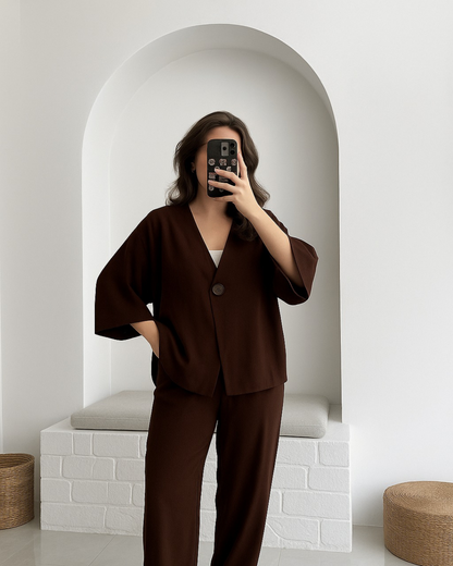 Cardigan com fecho de botões e design casual