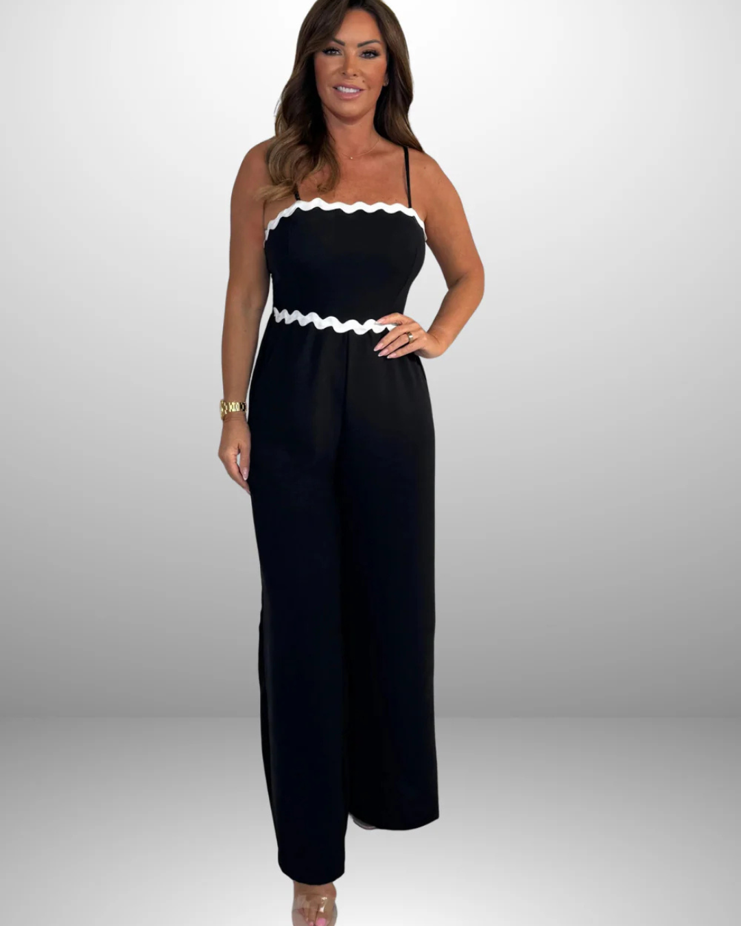 Macacão com pelo, decote e pernas compridas 