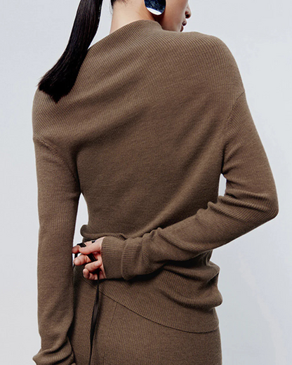 Blusa de Malha de Manga Comprida com Decote Assimétrico