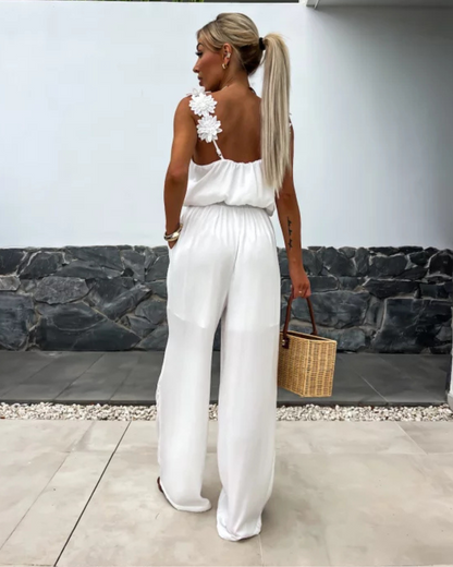 Macacão Comprido com Alças Florais e Decote em V para um Look Elegante e Descontrado 