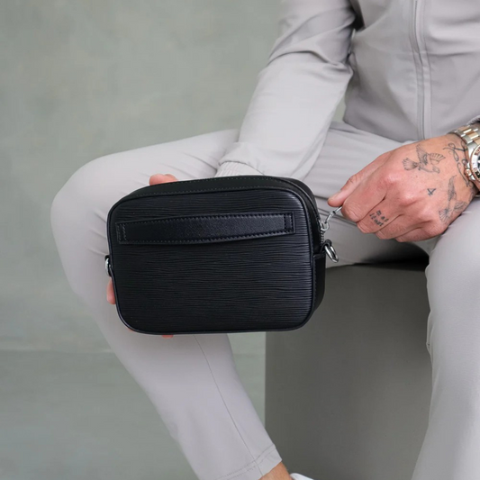 Bolsa de ombro em pele sintética com bolso frontal para homem